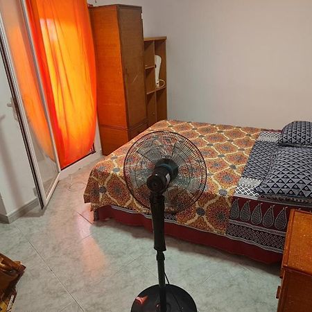 Sunny Room In A Shared Apartment In Rubí Esterno foto