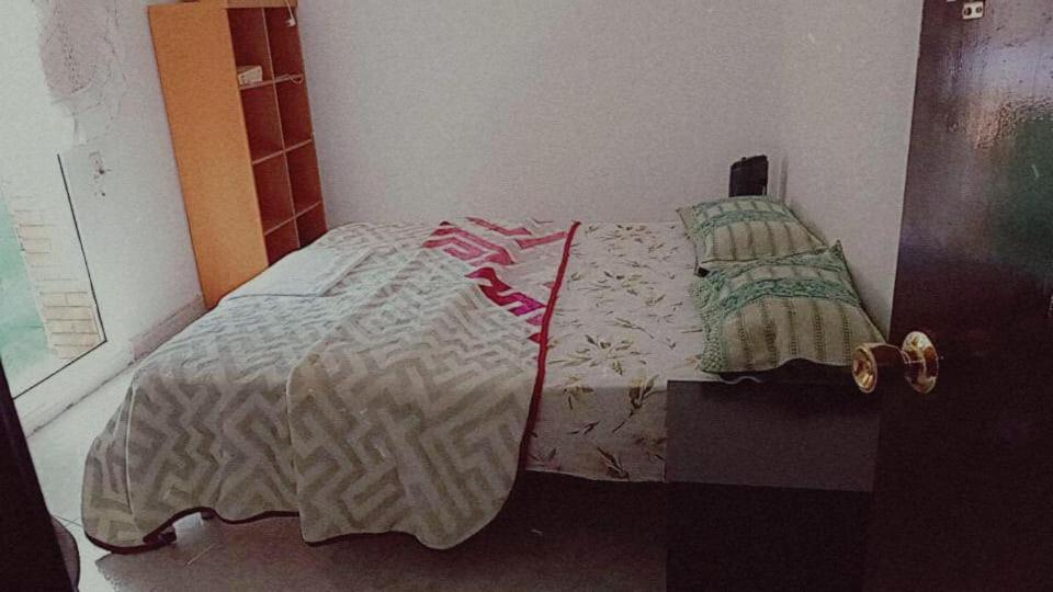 Sunny Room In A Shared Apartment In Rubí Esterno foto