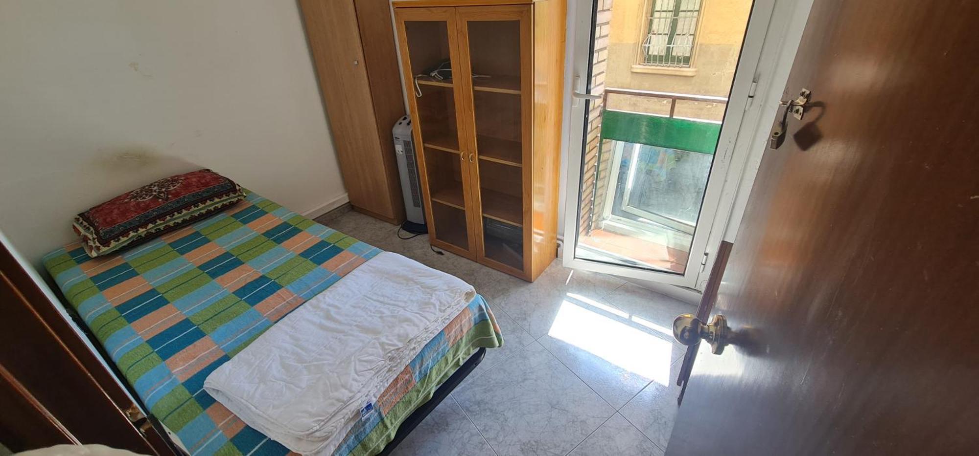 Sunny Room In A Shared Apartment In Rubí Esterno foto